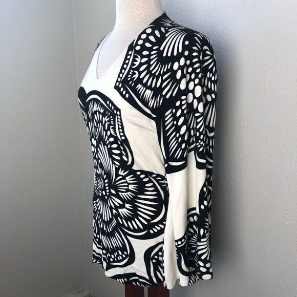 V Neck Tunic by Red Size Medium - Picture 4 of 8